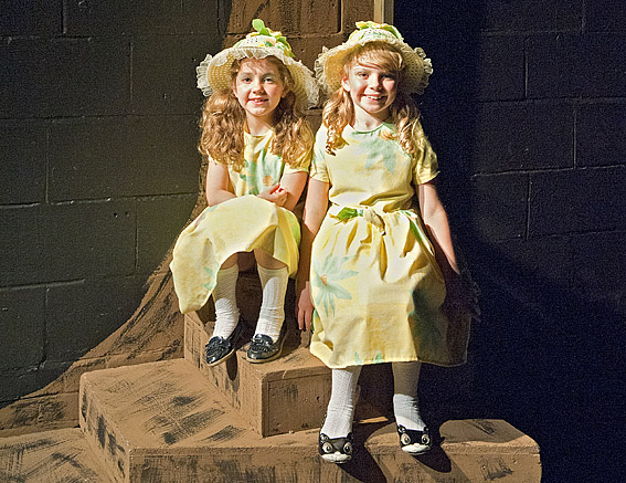 ALC-0050D Alice in Wonderland, Harlequin Theatre, Northwich, Cheshire.jpg