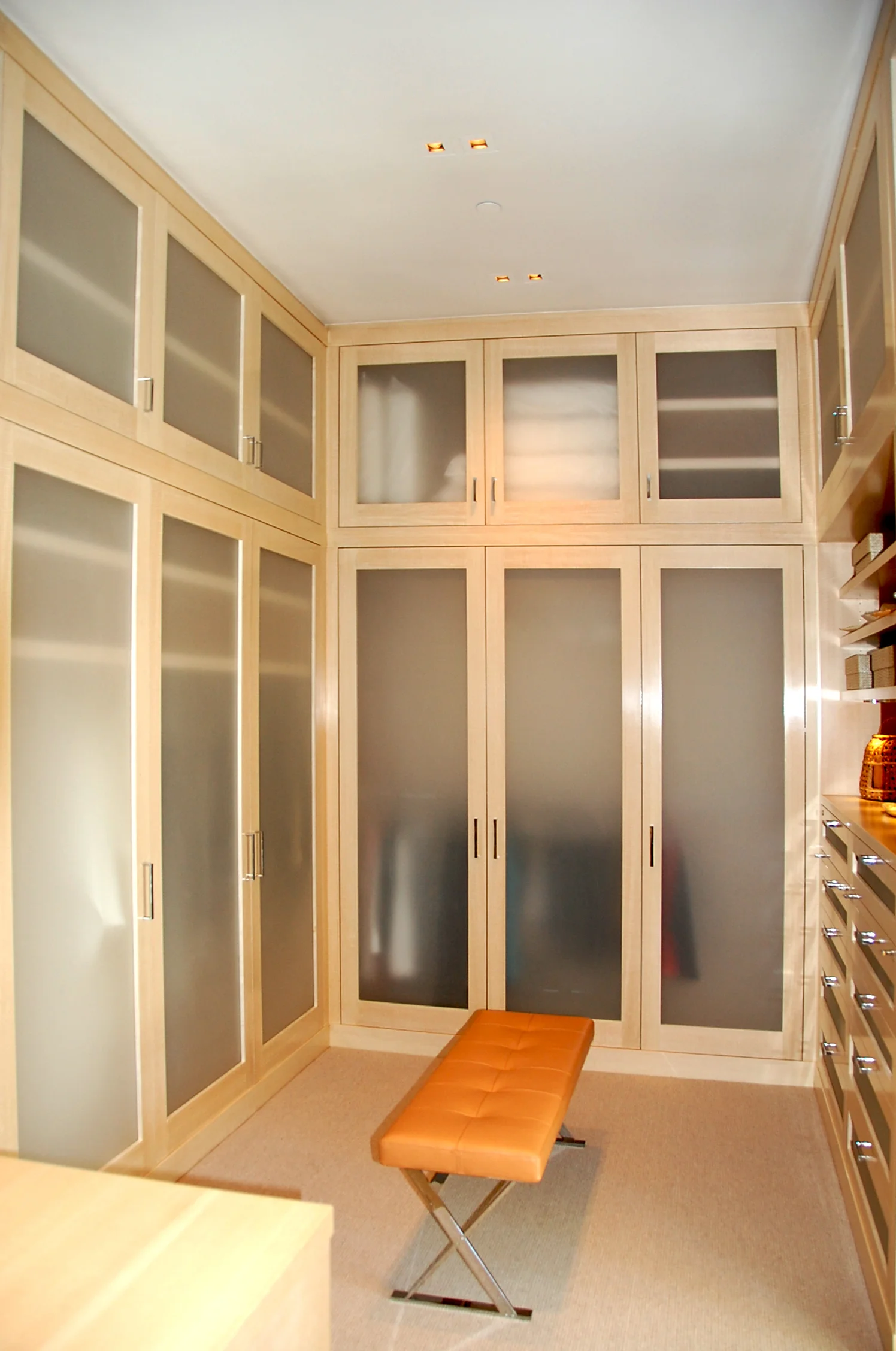 MASTER CLOSET.jpg