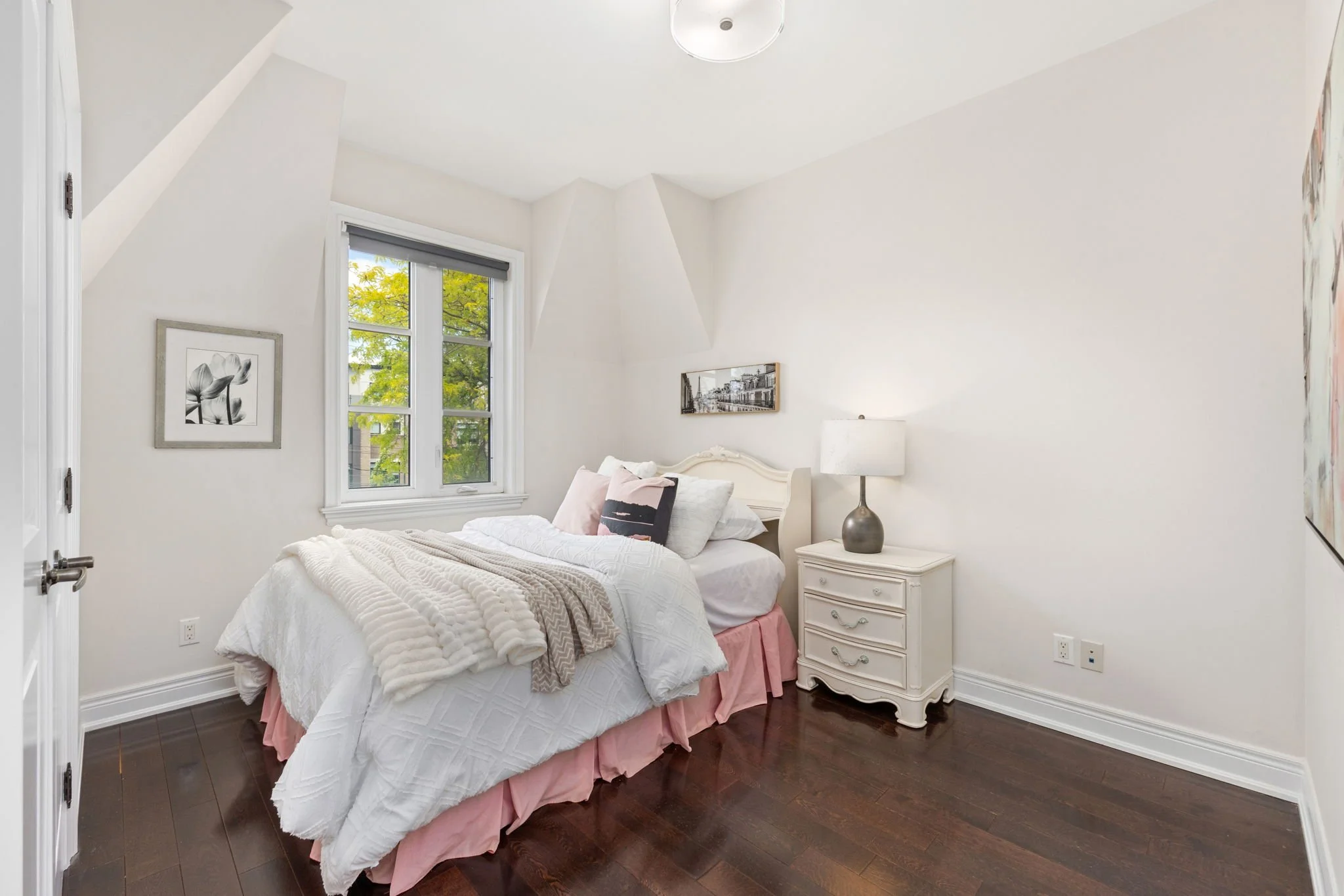 015 - 1113B Islington Ave, Toronto, ON.JPG