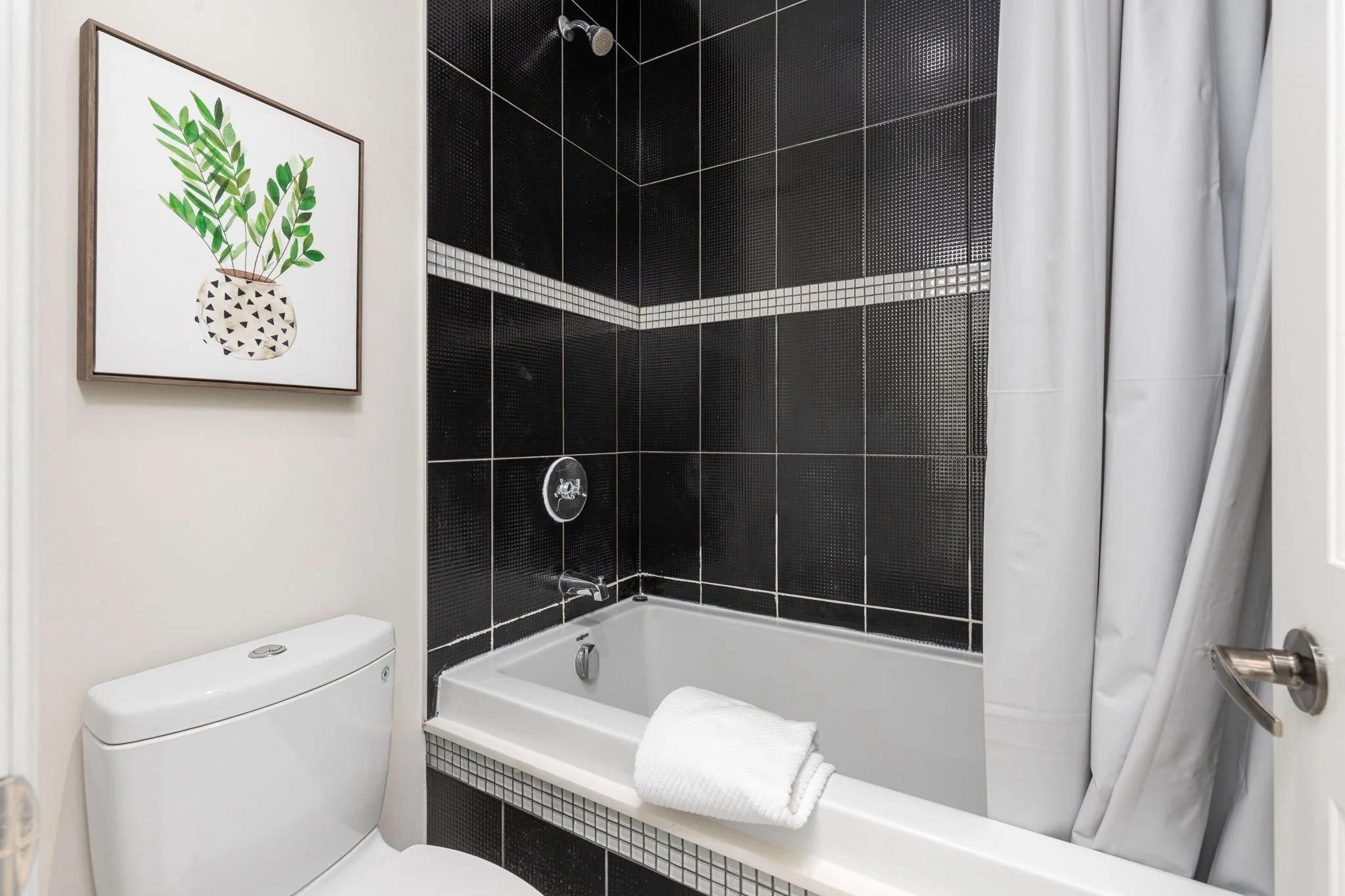 020 - 1113B Islington Ave, Toronto, ON.JPG