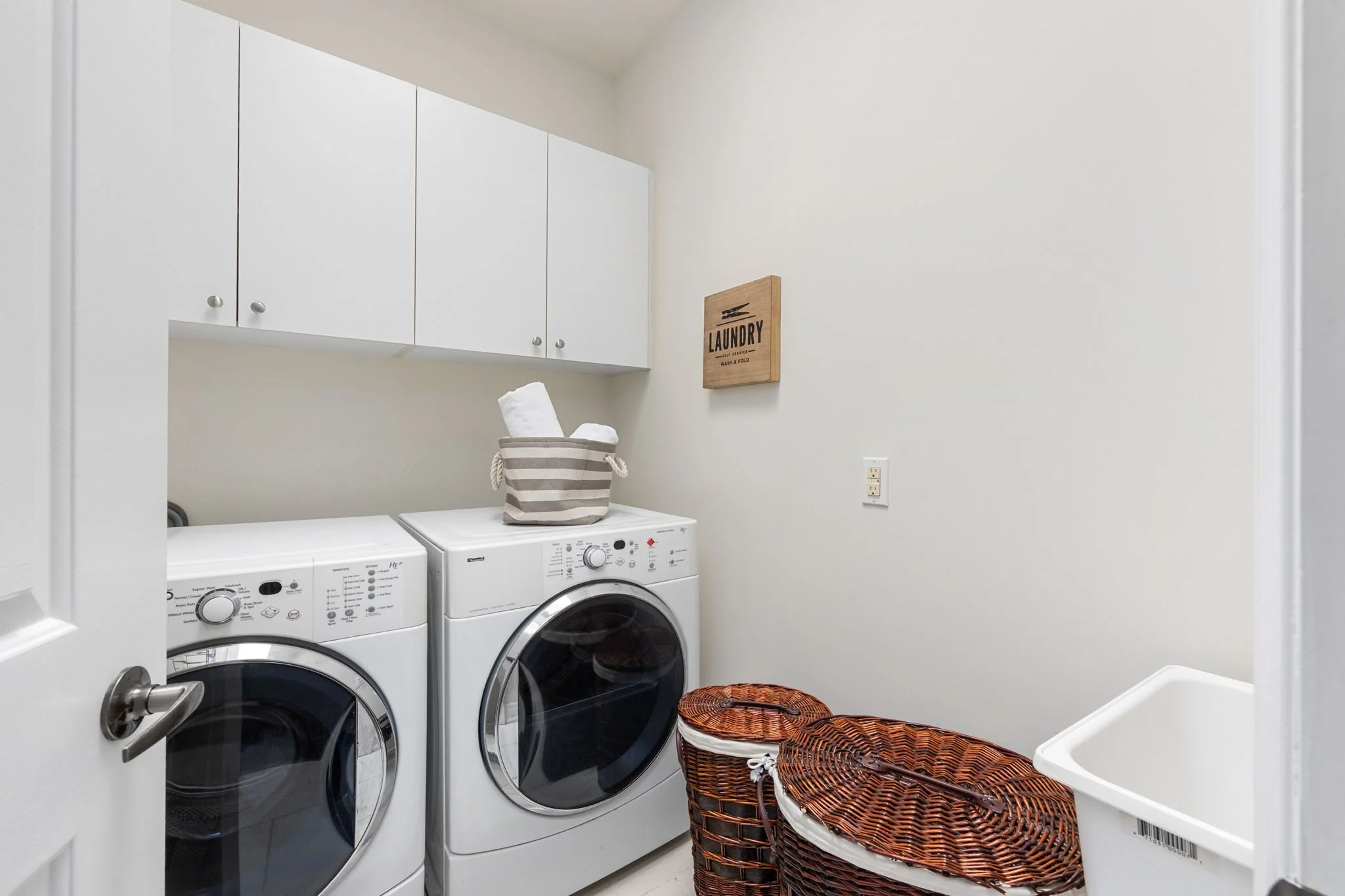 023 - 1113B Islington Ave, Toronto, ON.JPG
