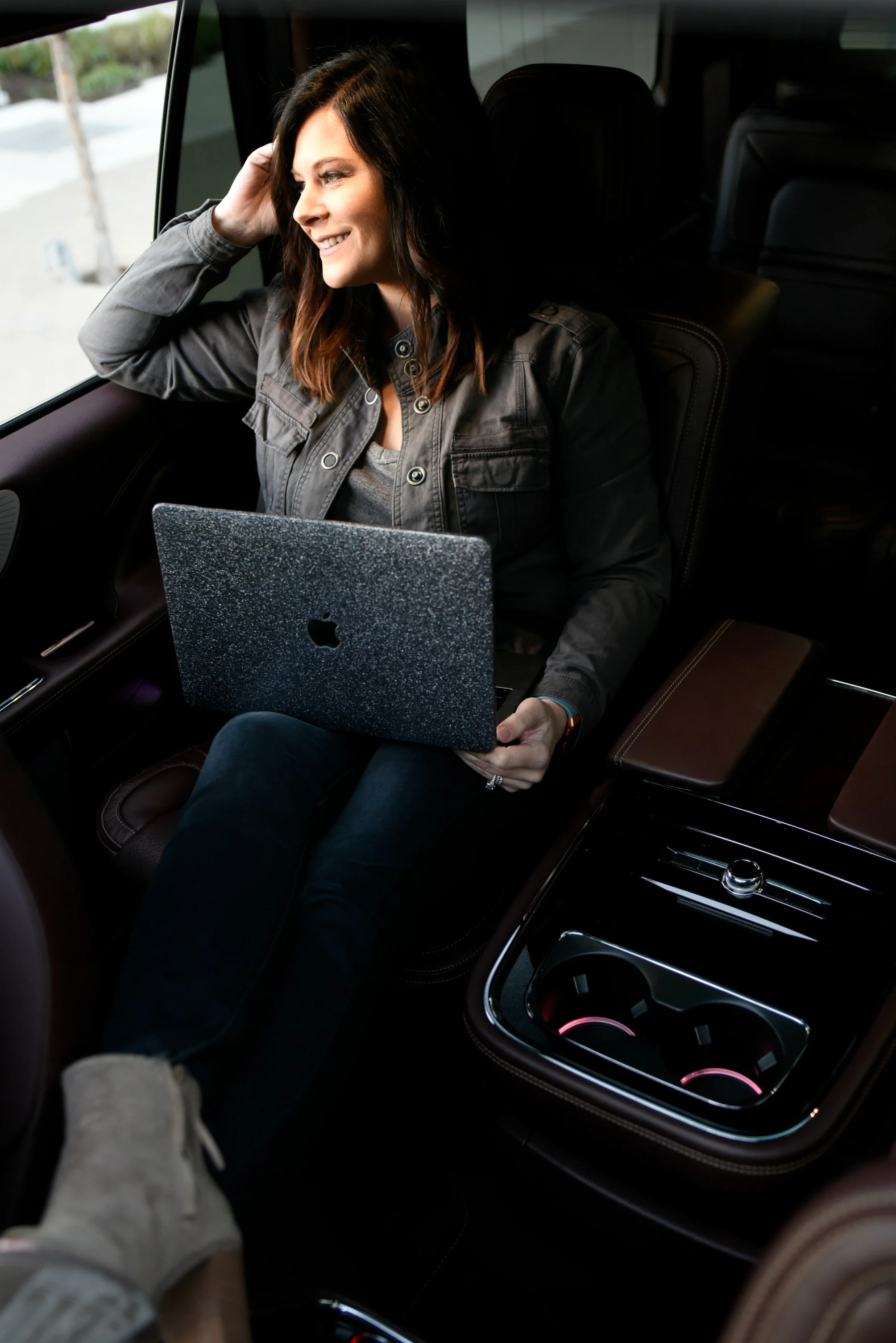 LincolnNavigator-Laptop.jpg
