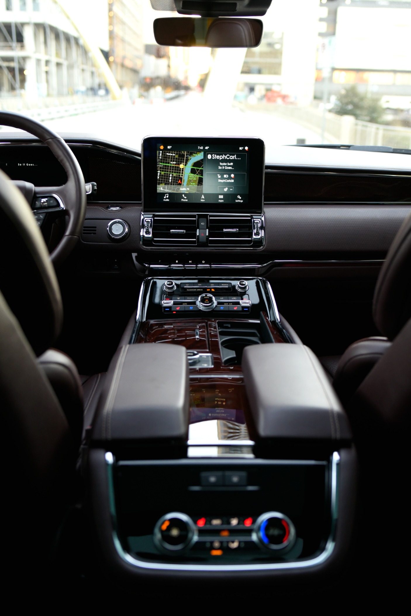 LincolnNavigator-Interior2.jpg