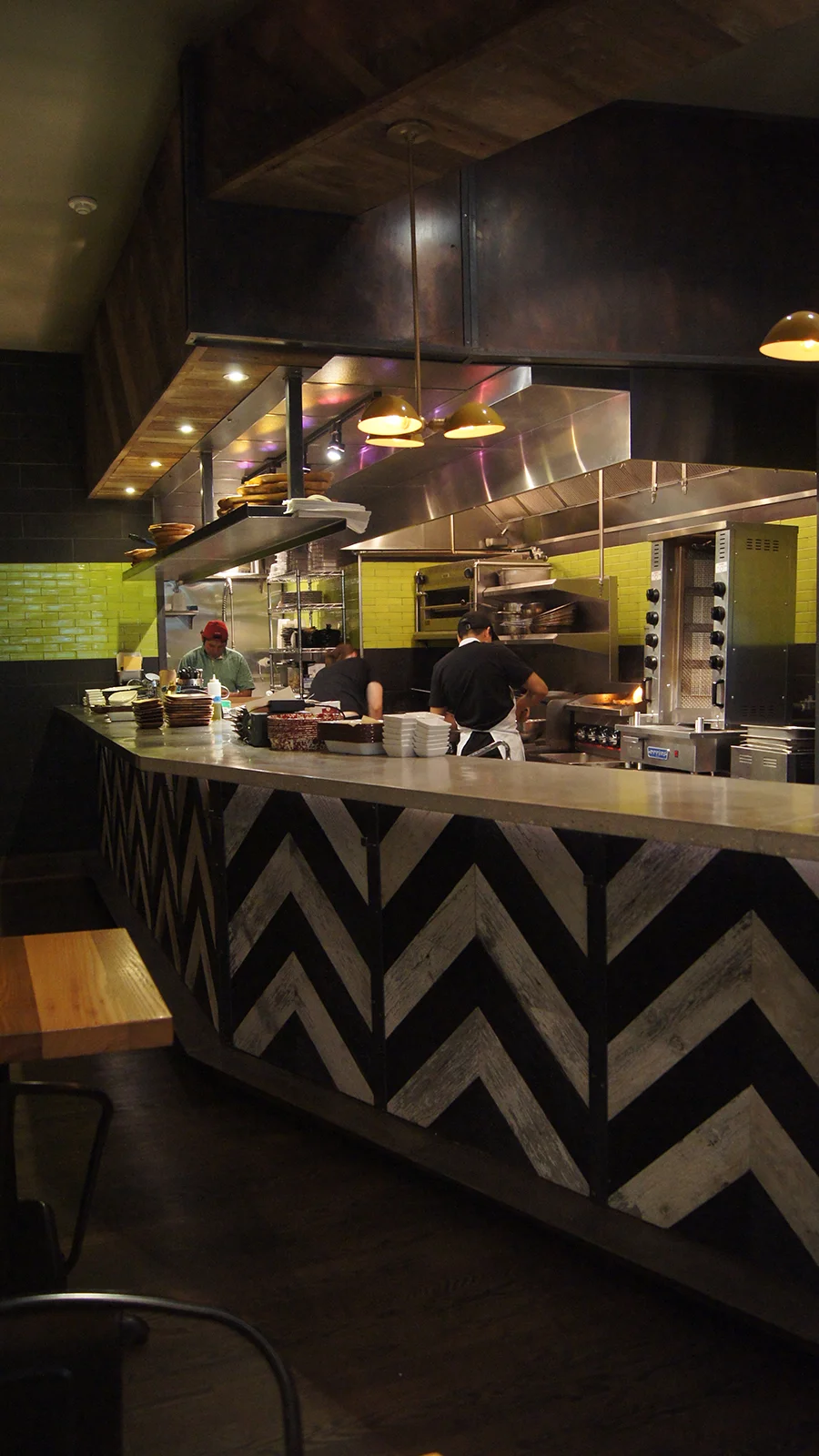 Lolita-Kitchen Bar-02.jpg