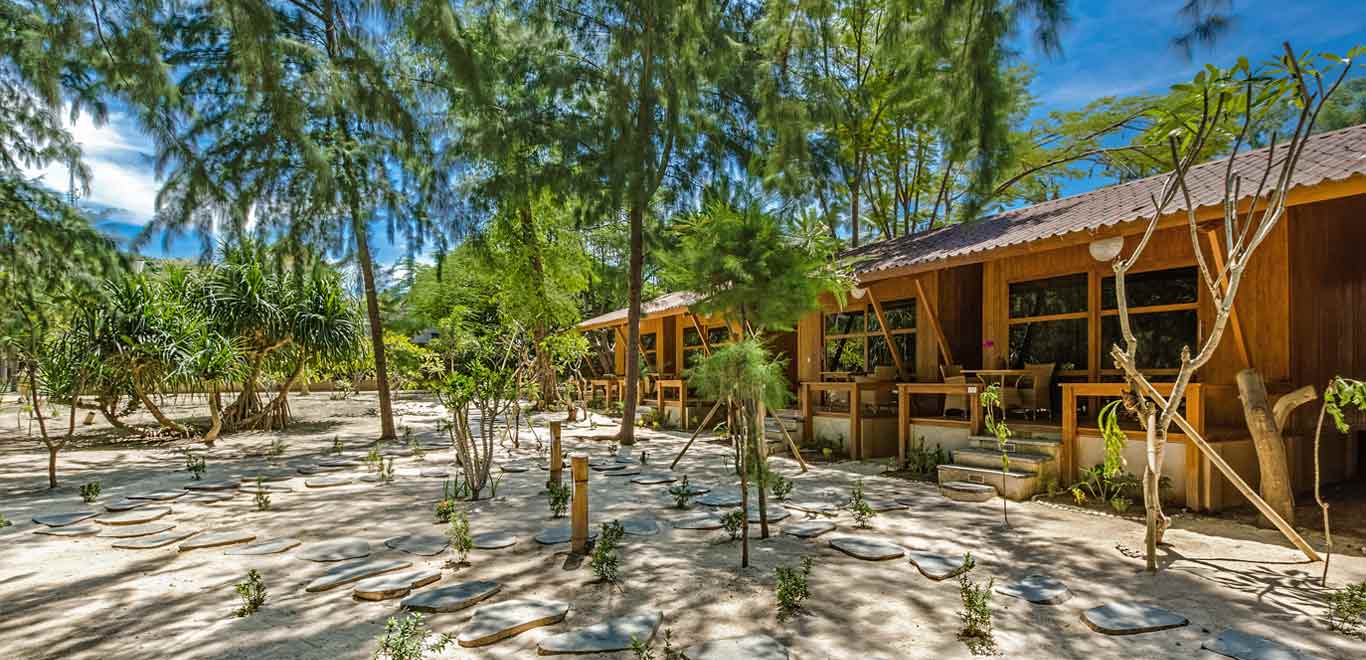 Gili-Trawangan-Lombok-Hotel-Rooms-Accomodation-Pearl-of-Trawangan-Teak-Deluxe-Cottages-02.jpg