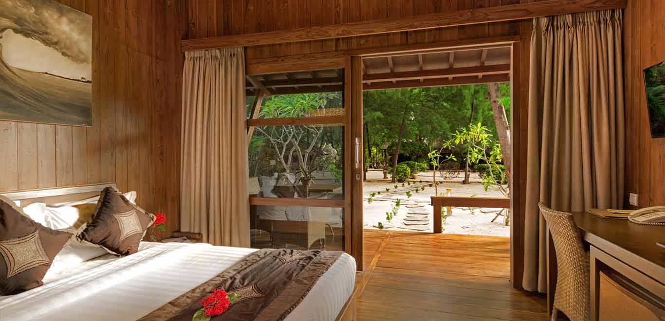 Gili-Trawangan-Lombok-Hotel-Rooms-Accomodation-Pearl-of-Trawangan-Teak-Deluxe-Cottages-05.jpg