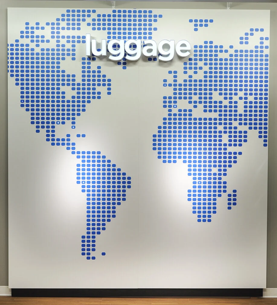 E51_LUGGAGE_WALL.jpg