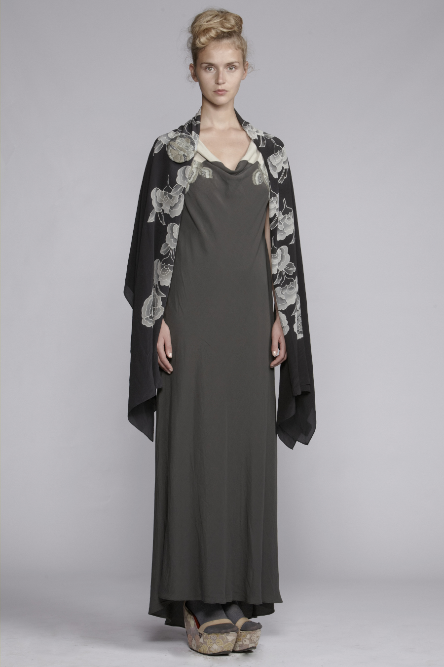   210/A131525L Panelled Bias Long Dress (with Embroidery)     900/A137486 Peony Scarf&nbsp;  
