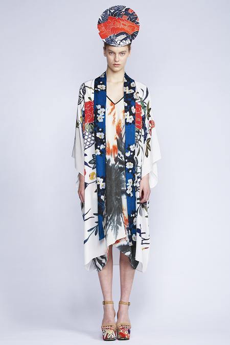   535/S131516 Rectangular V-neck Dress    510/F139084S Kimono Coat  