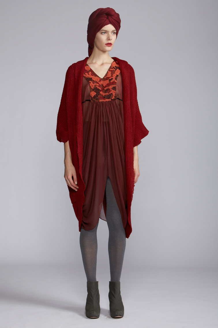   410/A120107 Draped V-neck Tunic    860/A129093 Cocoon Long Vest    900/A127460 Cashmere Scarf  