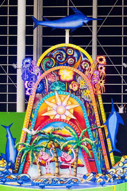 Red Grooms designed the home run sculpture in Center Field. 