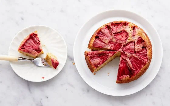 strawb cake2.jpg