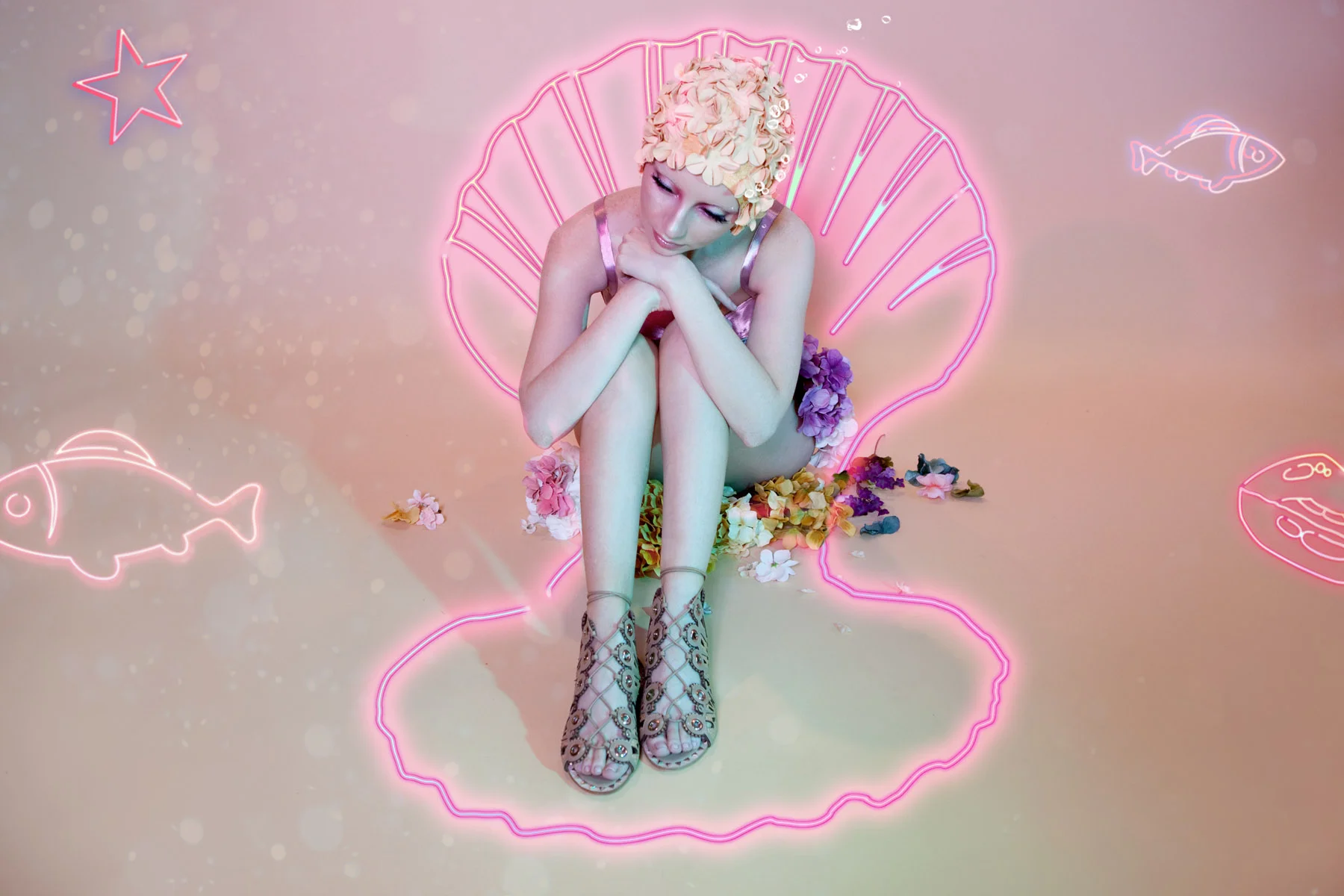 IK_SS2016_UNDER THE SEA-6563_sitting lonesome.jpg