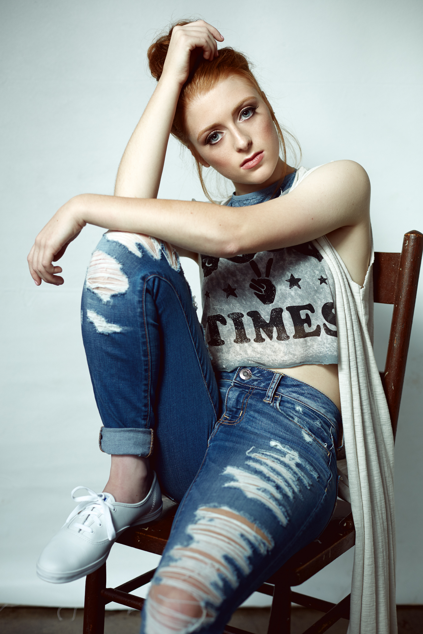 Long Sleeveless Cardigan, tops, shoes: Molly Green Jeans: Provided by Emily