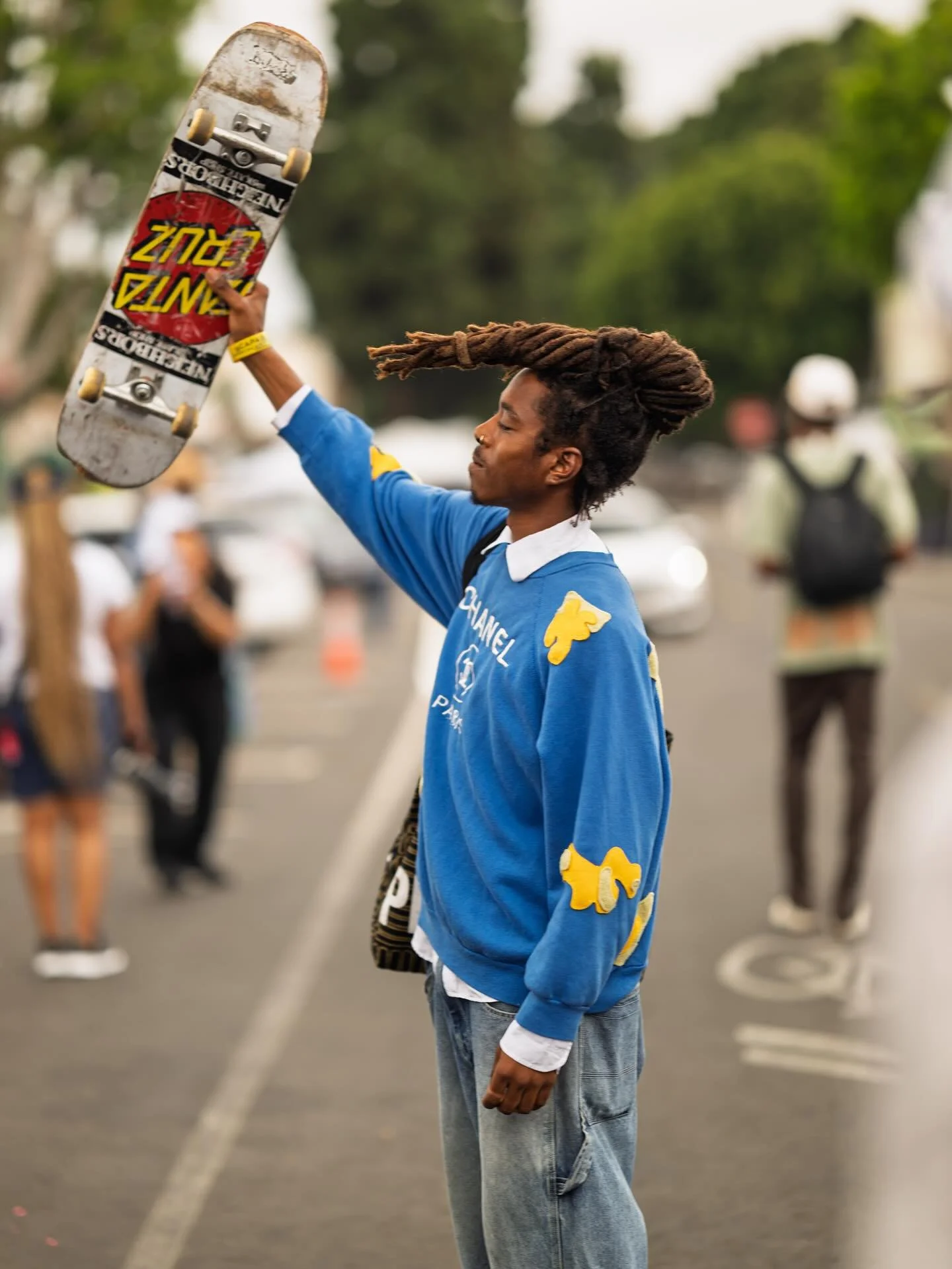 Switching from the black &amp; white to show off the colors from yesterday. Still on a high from the amazing photo walk with @the85mil &amp; @zaymonae looking forward to the next one. #streetphoto #leimertpark #crenshawphotowalk