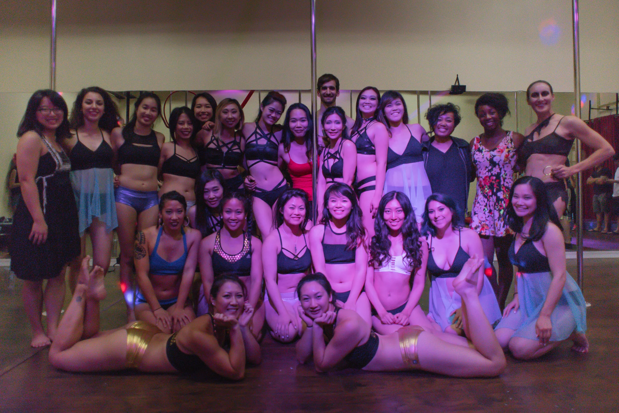 ly-pole-dancing-showcase-1760.jpg