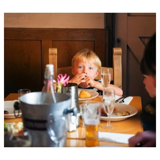 It&rsquo;s half term we know how #hangry they can get so what about children eat FREE? All this week, T&amp;Cs apply 😊
(12 &amp; under from the children&rsquo;s menu including a scoop of @carolinesdairyuk ice cream, one free child for every full pay