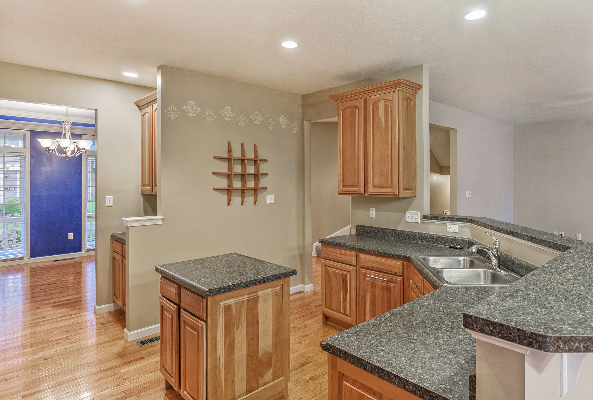 217_Park_Square_Lane_HL_010.jpg