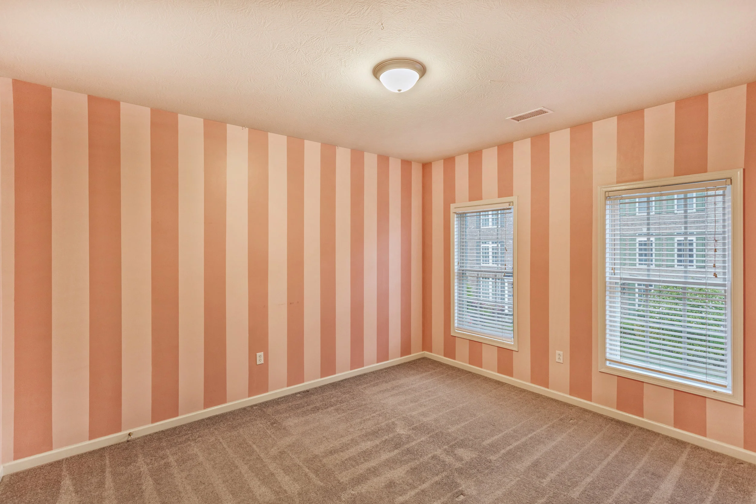 217_Park_Square_Lane_HL_023.jpg
