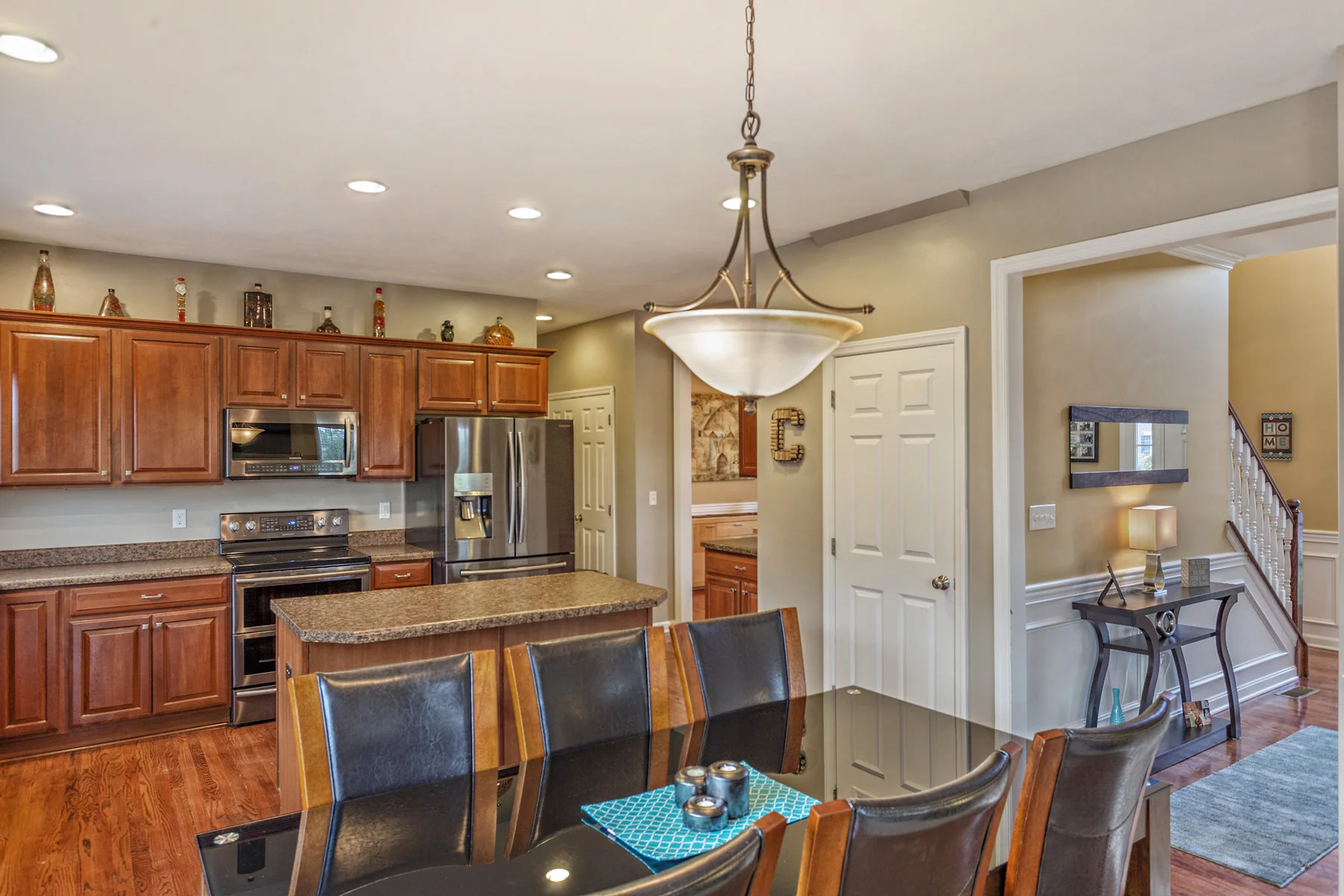 810_Ashwood_Drive_028.jpg
