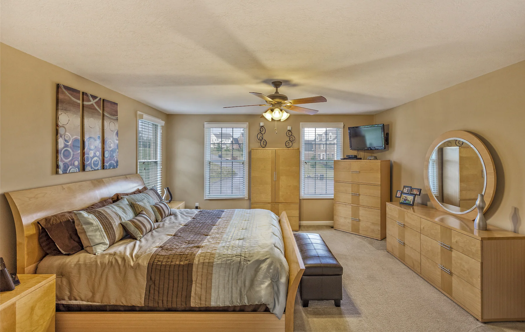 810_Ashwood_Drive_023.jpg