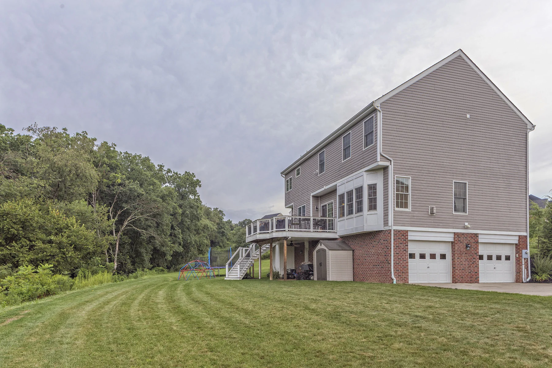 810_Ashwood_Drive_032.jpg