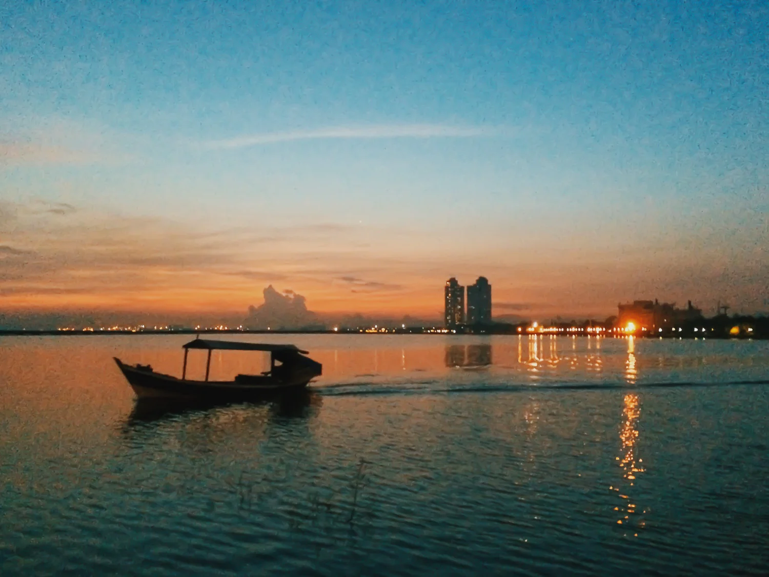 Blue-Orange. iPhone 5S