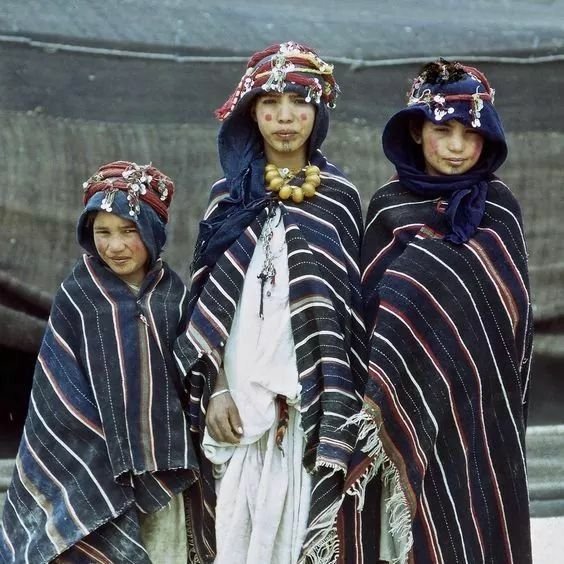 Artful Simplicity - About Berber Capes