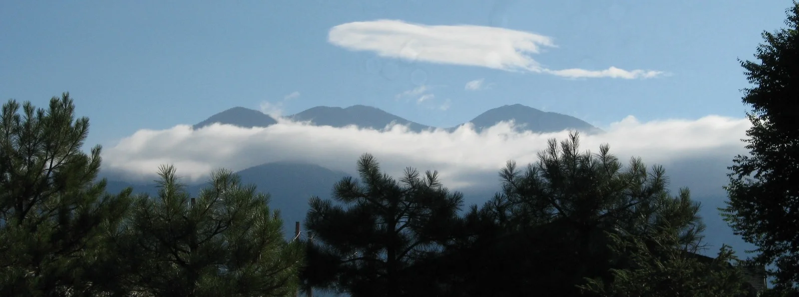 fly clouds panorama.JPG