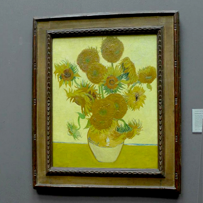 Van Gogh's Sunflowers .