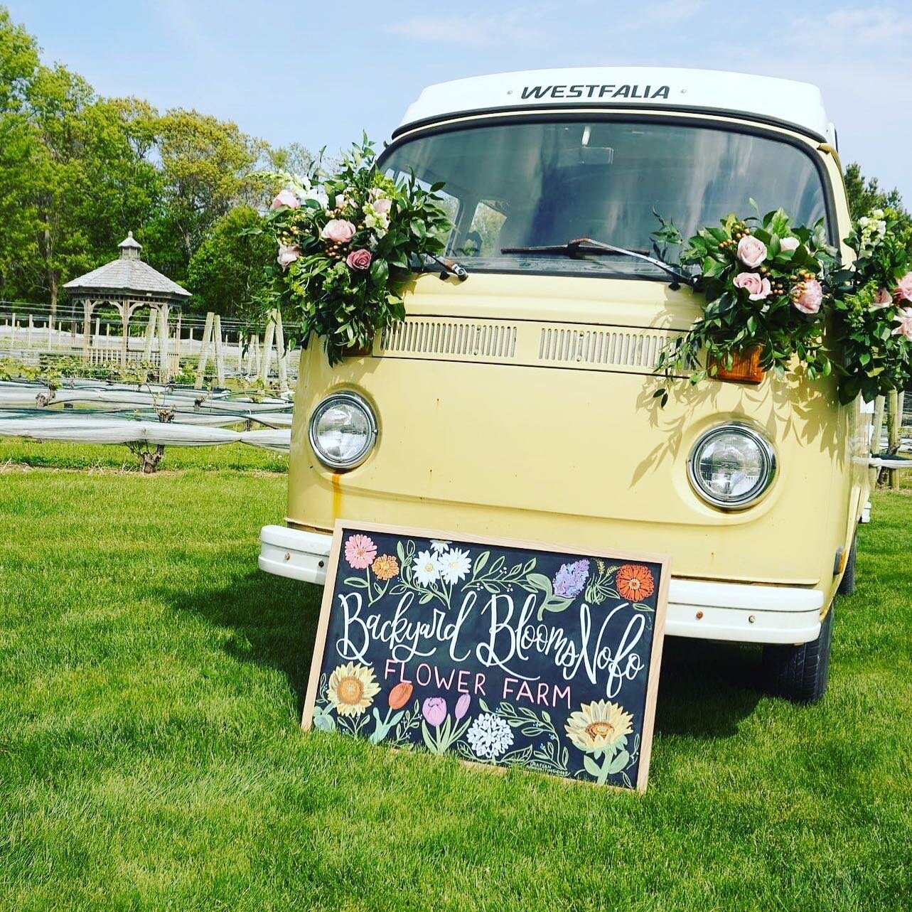 Join us for Mother's Day next week! Flower pop-up with @backyardbloomsnorthfork 12-4PM 😍😍😍💐💐💐