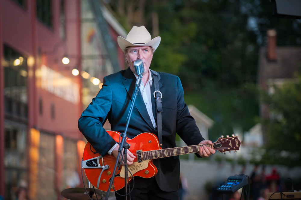 Live Music with Gene Casey