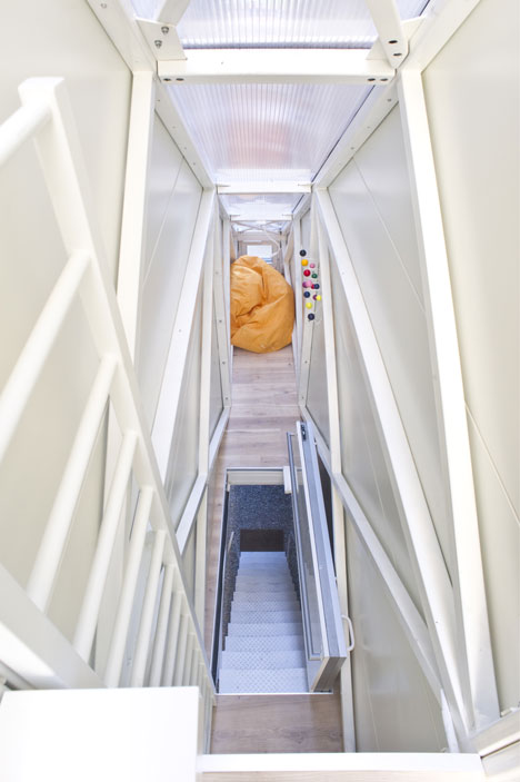Keret-House_3.jpg