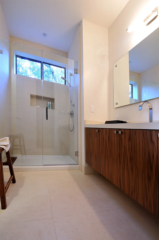 Guest Bathroom.jpg