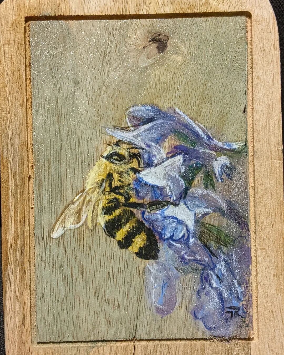 A Lady - Acrylic and Metallic Watercolor on Wood #wildlifepainting #bee #beepainting #artistsoninstagram