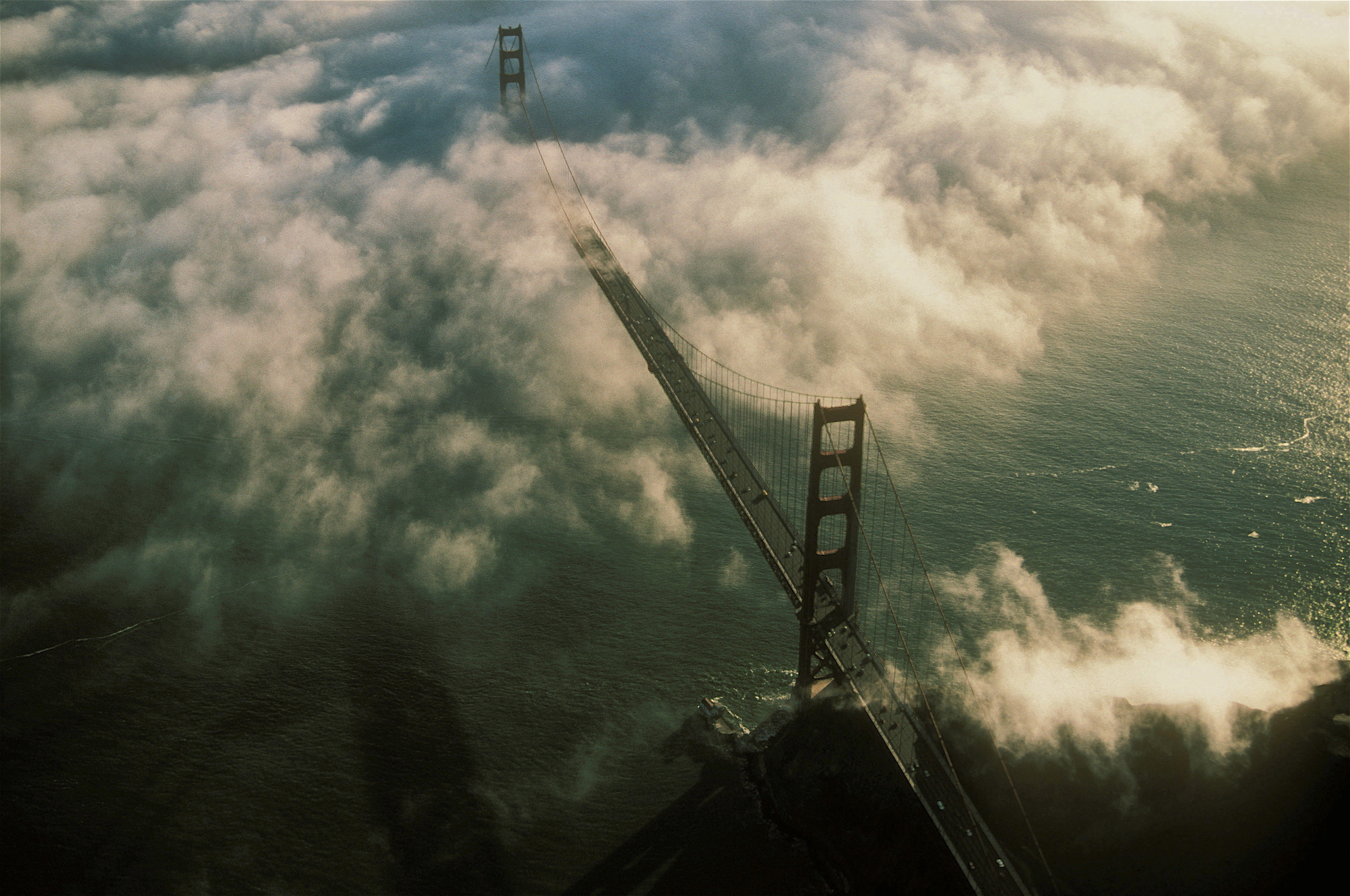 GOLDEN GATE TOWERS.jpg