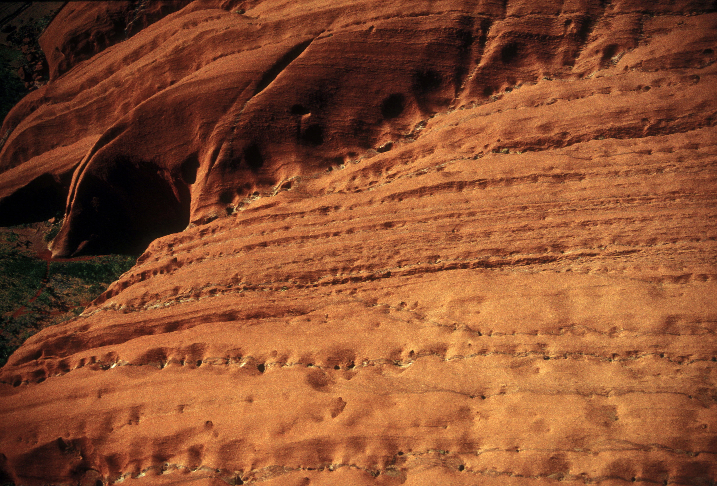 AYERS ROCK,AERIAL .jpg