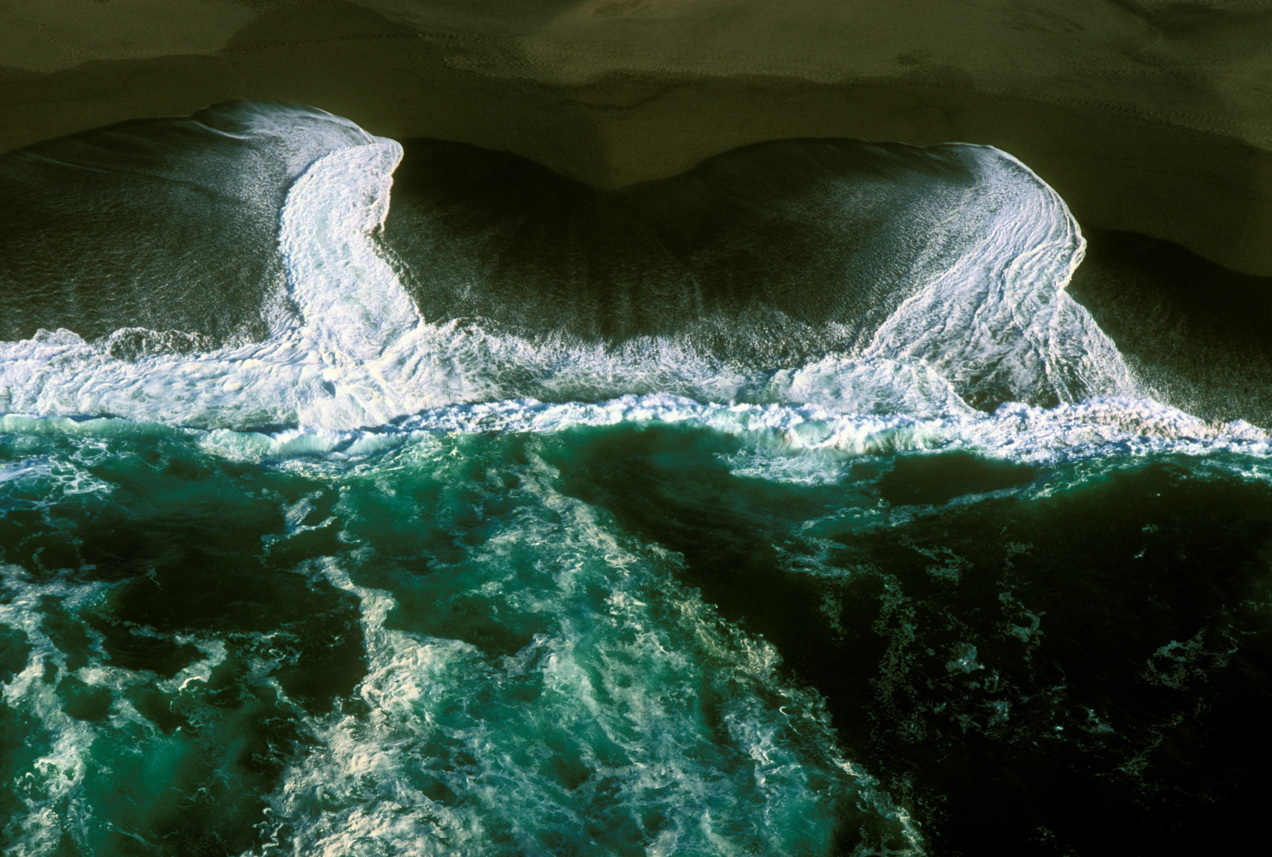 VIKING WAVES, AERIAL .jpg