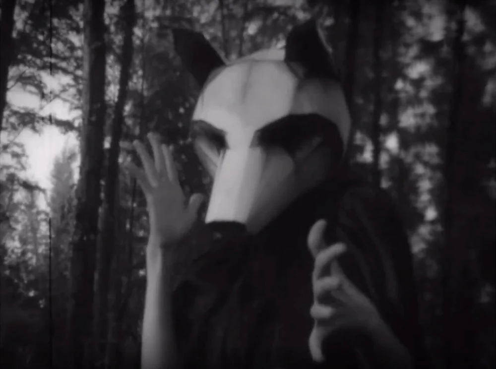 Strangerfox - COMING DOWN (Official Music Video) ストレンジャーフォックス - 落下