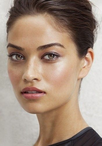 Perfect for a summer wedding! http://beautyhigh.com/10-summer-wedding-makeup-looks-that-last/#_a5y_p=713516