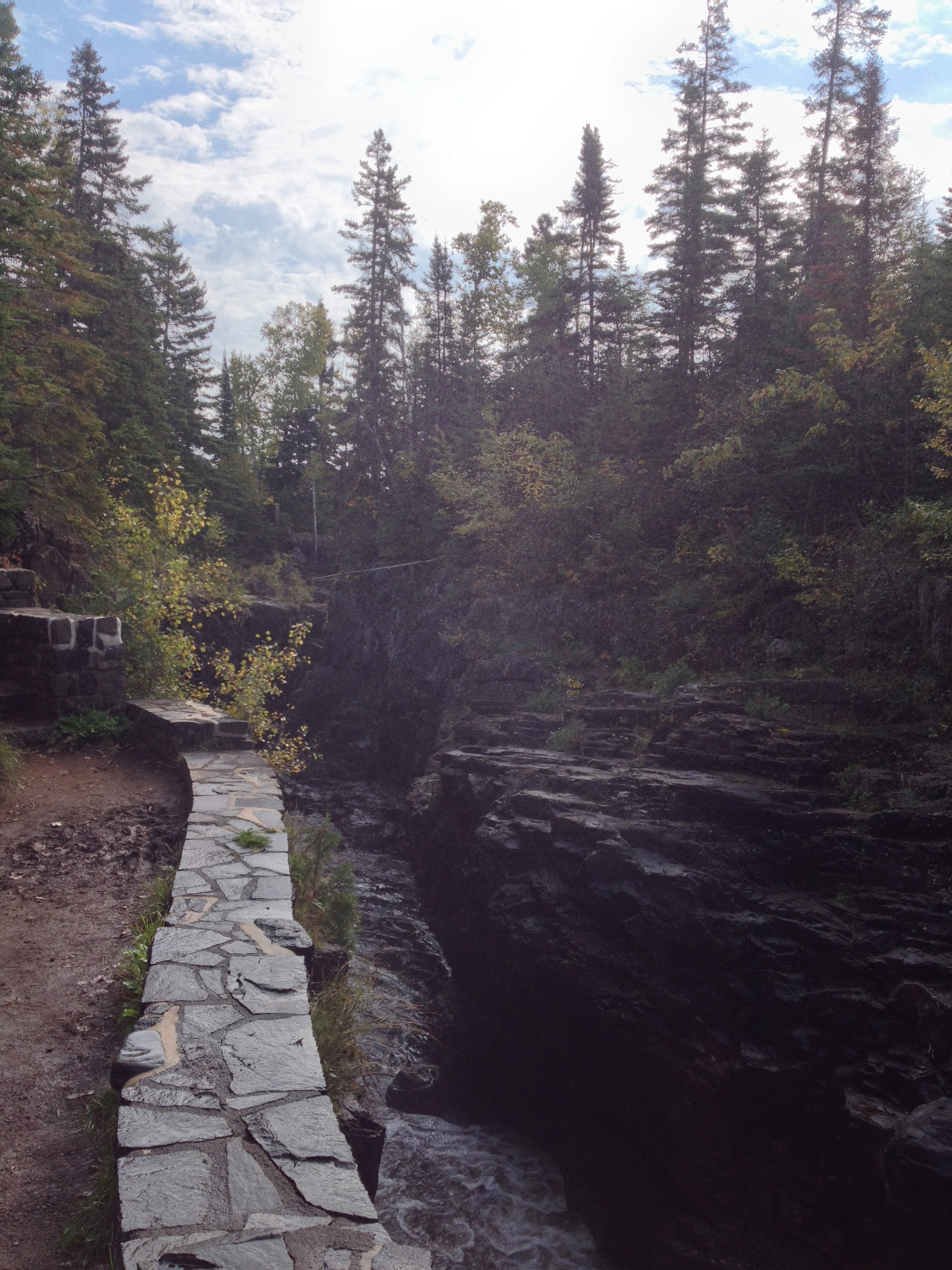 Cliffs and forest at Temperance River State Park