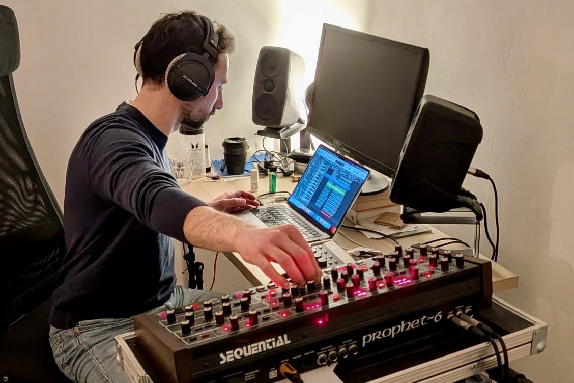 Joshua Lascar recording synths for High Above.