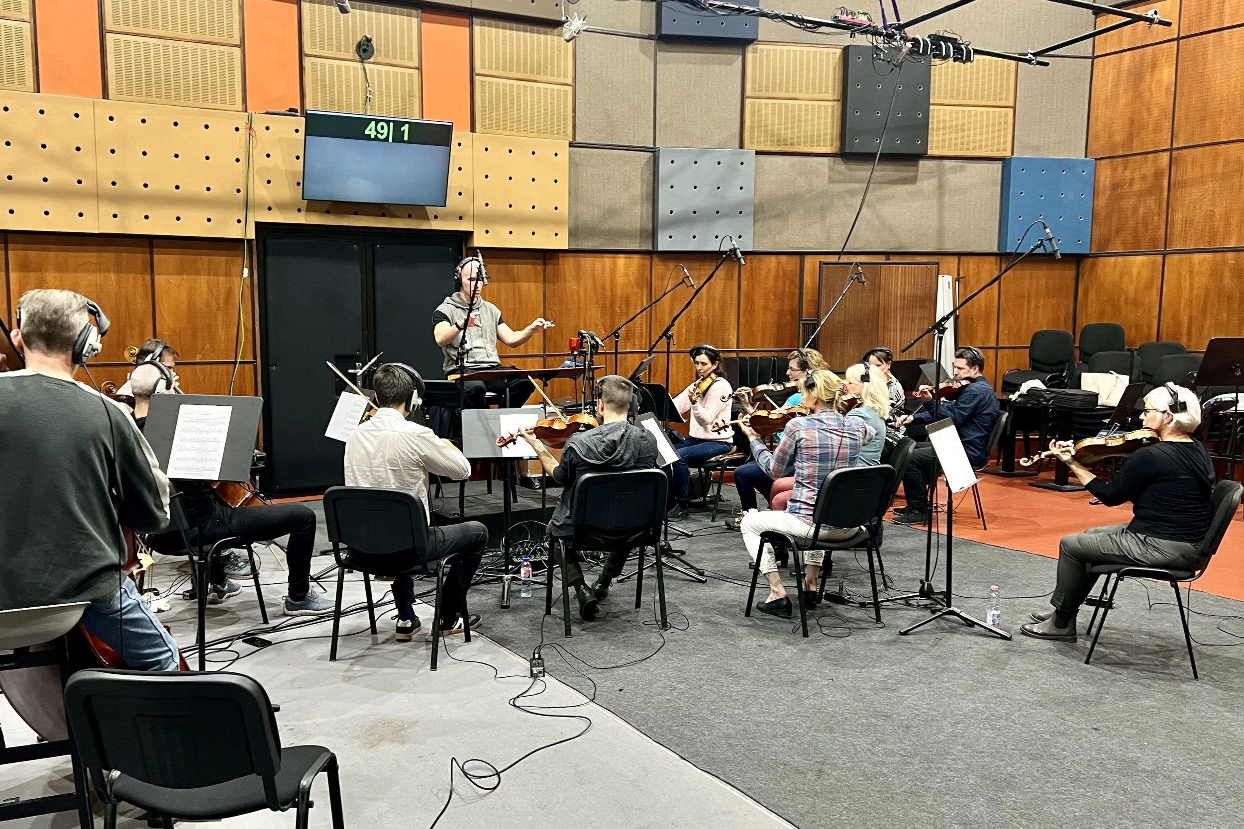 Krisztián Balassa & The Hungarian Studio Orchestra recording strings for Cozy Holes.