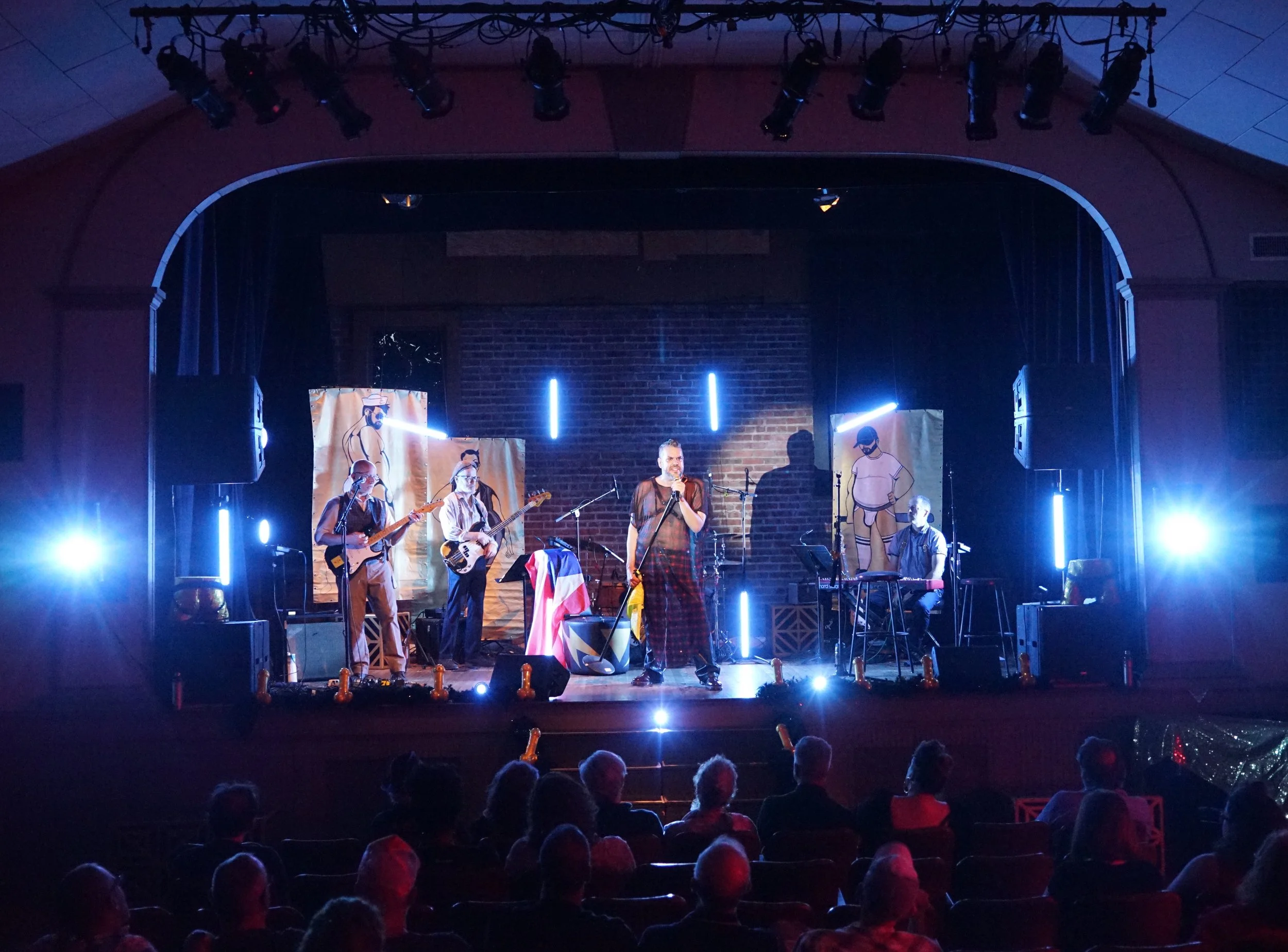 !Oso Fabuloso & The Bear Backs!