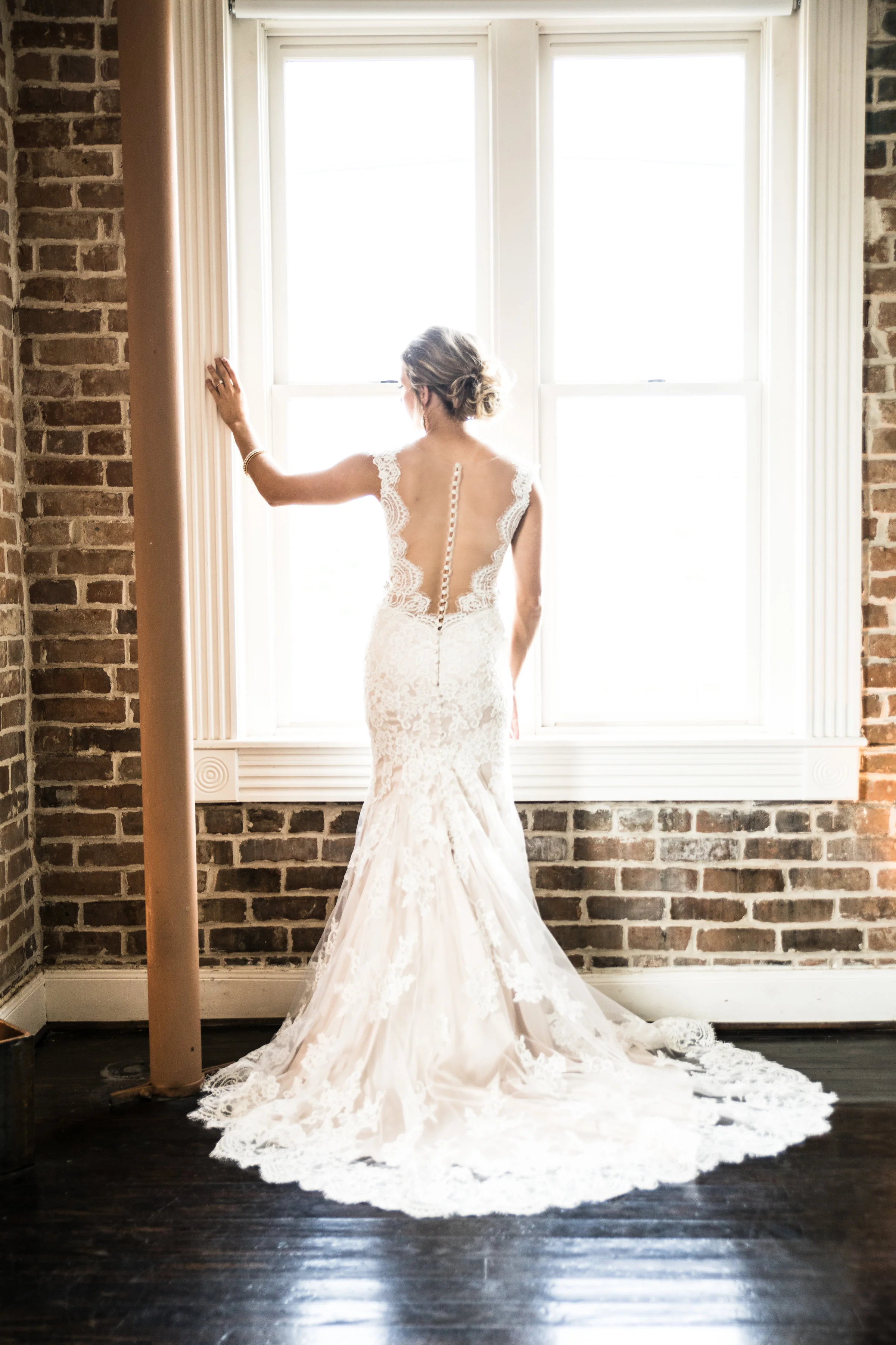 Swooning over this breathtaking bridal portrait!