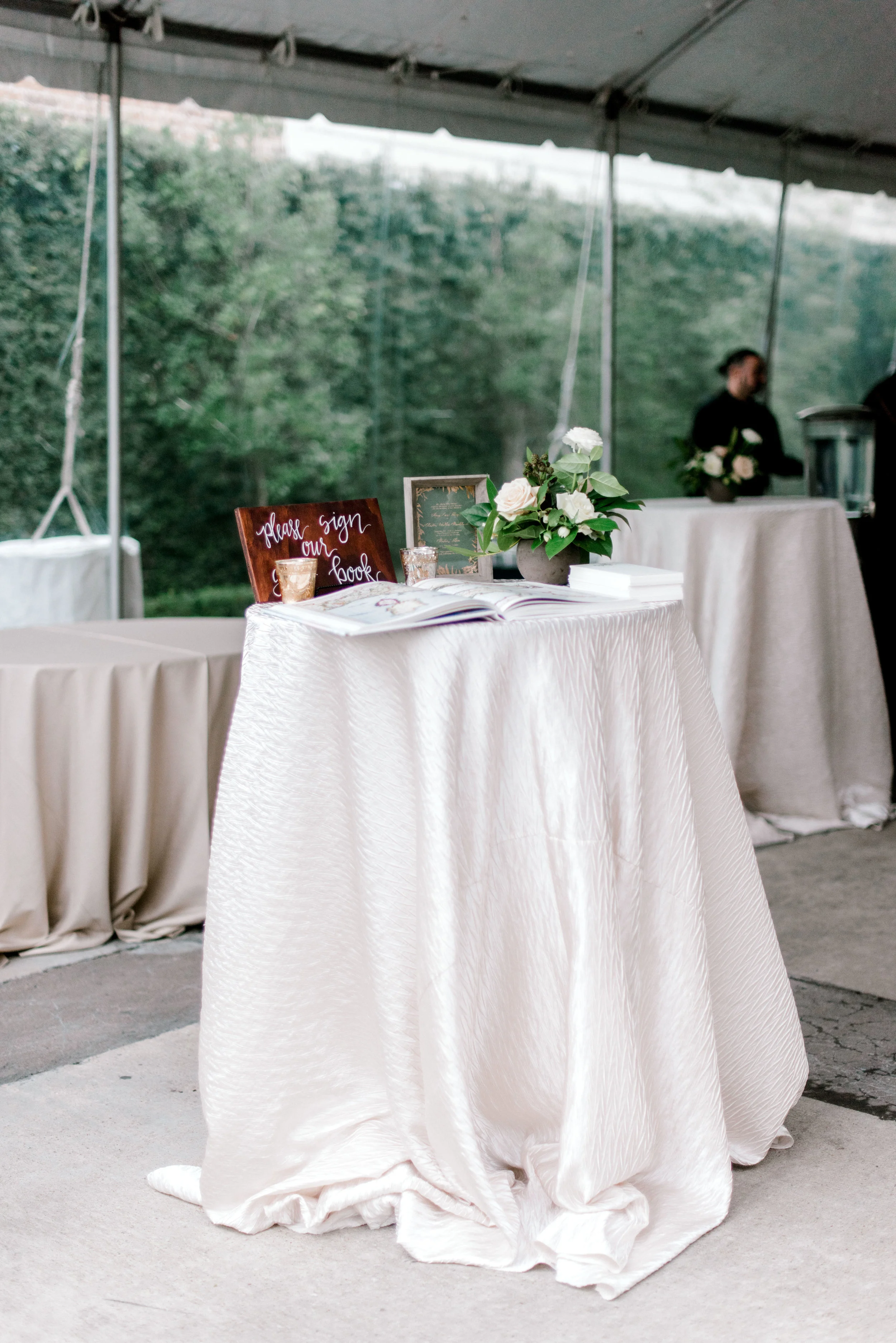 All of the swoon-worthy details! 