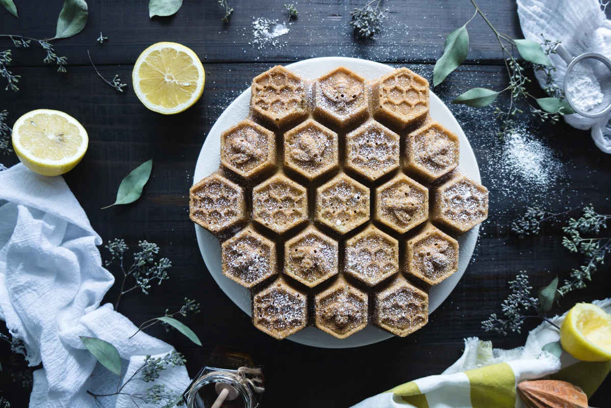Honeycomb cake