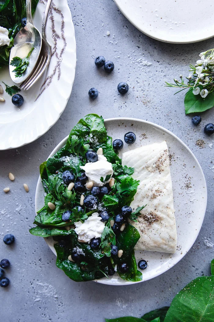 how to make a salad with marinated spinach