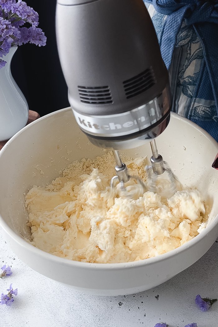 Cream Cheese frosting recipe-3.jpg