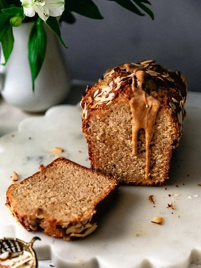 Anyone else in the mood to do some weekend baking!? ☺️🍌🥚

This Almond Butter Banana Bread is soft, fluffy, perfectly moist, and packed with banana flavor. The almond butter adds richness while the crunchy topping gives each slice the best little bi